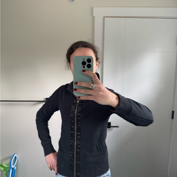 Lululemon Moto Mogul Jacket Full Zip Black Size 6 Ribbed Sleeves High Collar - Picture 15 of 16